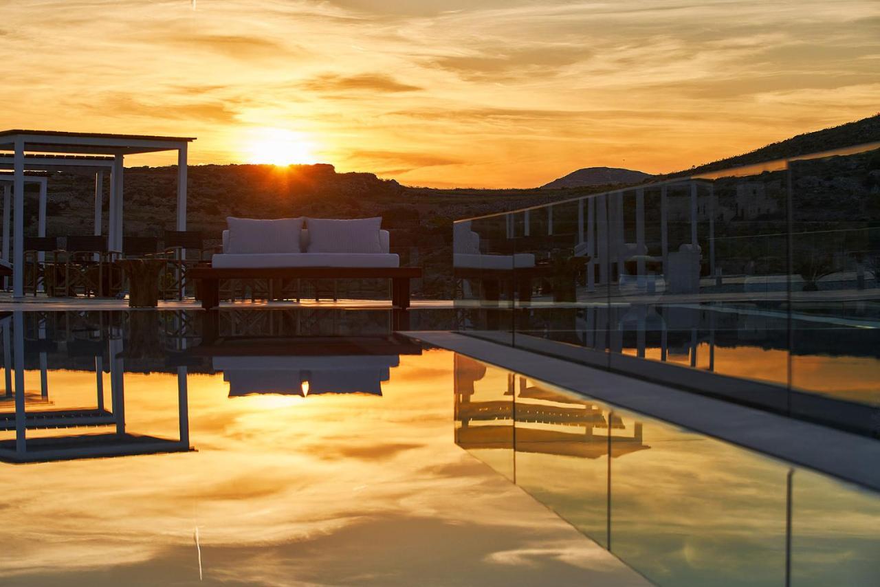 Avaton Hotel Folegandros Town Bagian luar foto